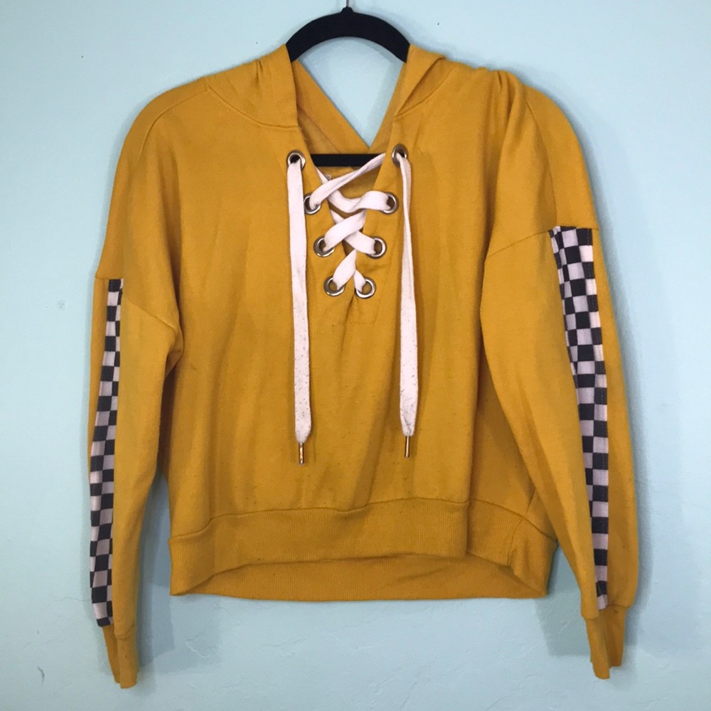 ✨Yellow and Checkered Cropped Sweatshirt✨